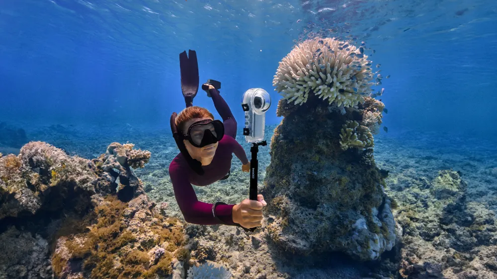 Insta360 x4 kaufen für eine Tauchtour unter wasser bei einem insta360 x4 test von google 360 grad fotograf